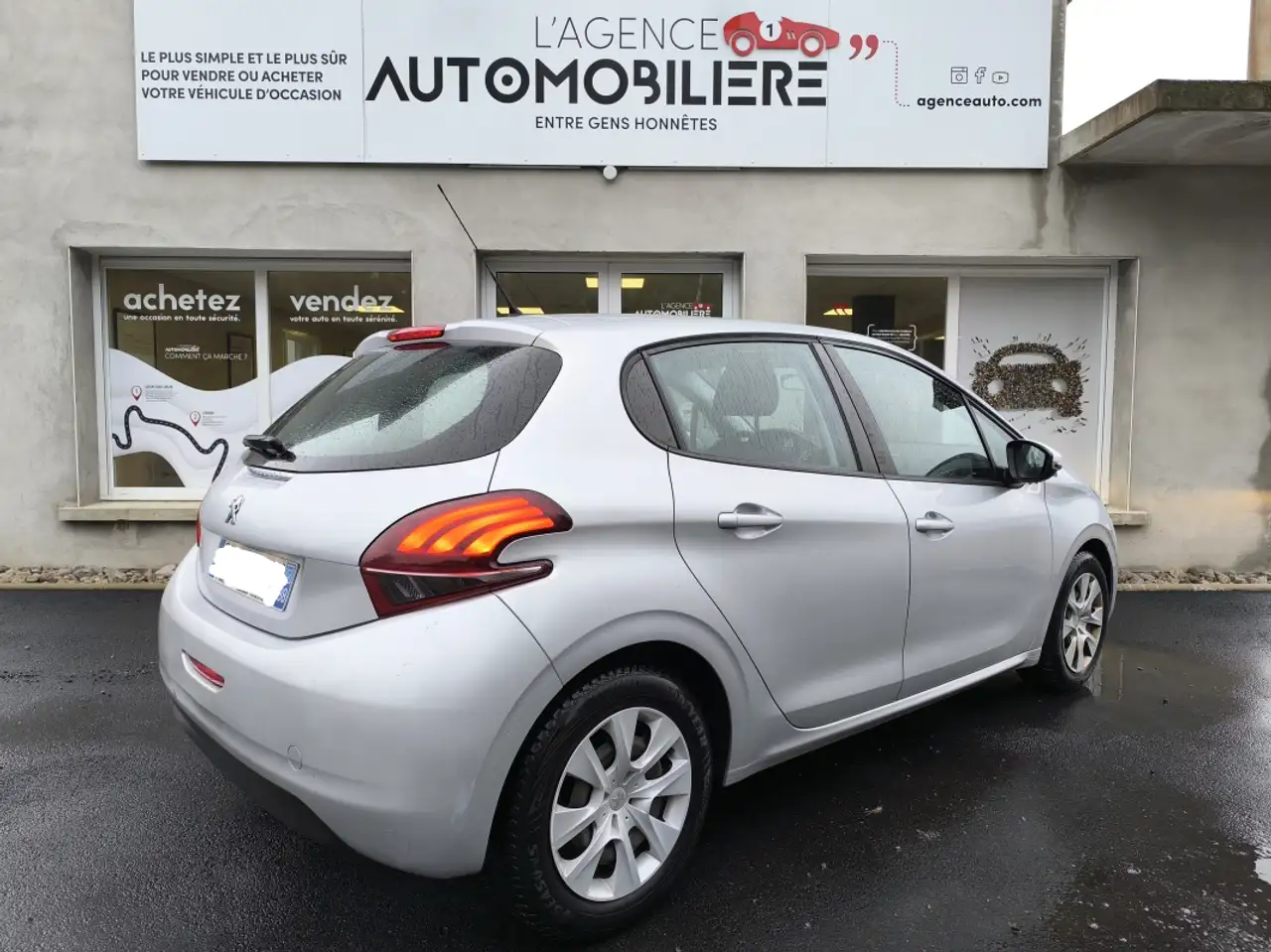 Peugeot 208 208 — photo 5