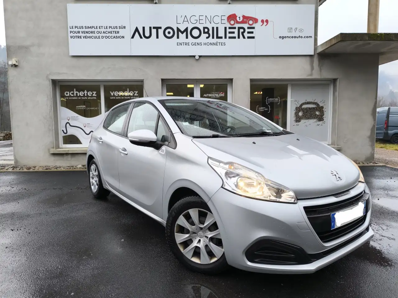 Peugeot 208 208 — photo 3