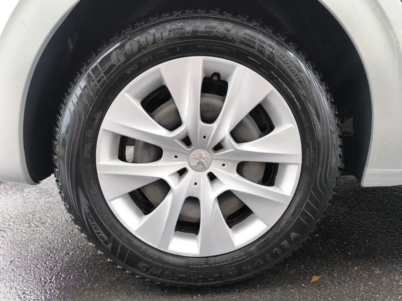 Peugeot 208 208 — photo 10