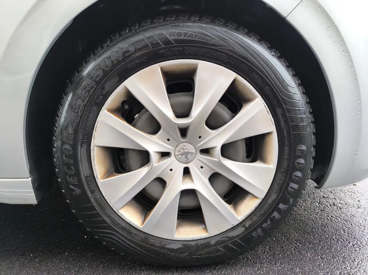 Peugeot 208 208 — photo 13