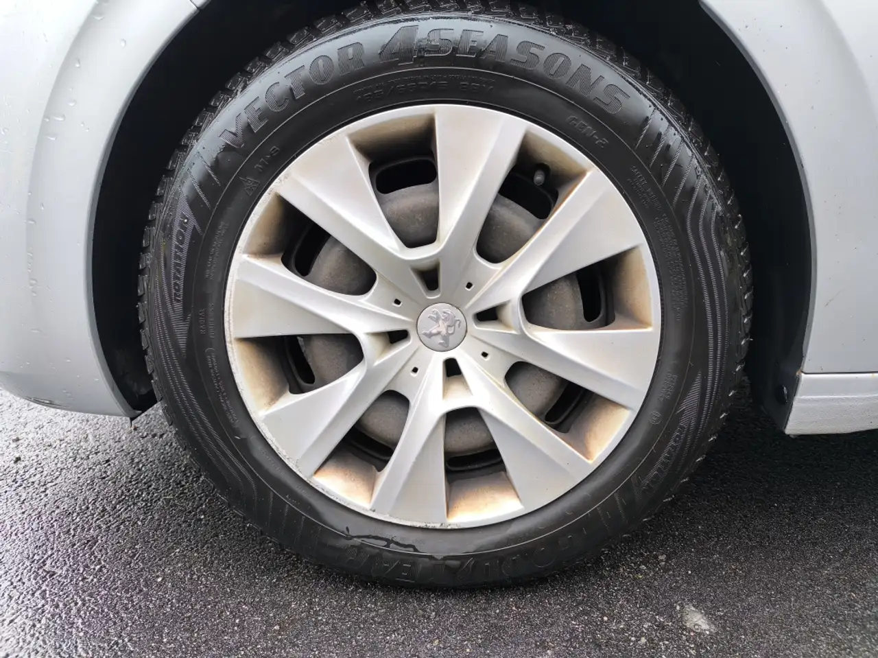 Peugeot 208 208 — photo 11