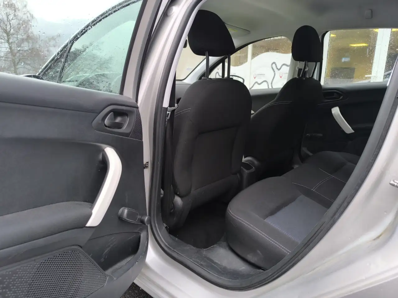 Peugeot 208 208 — photo 24