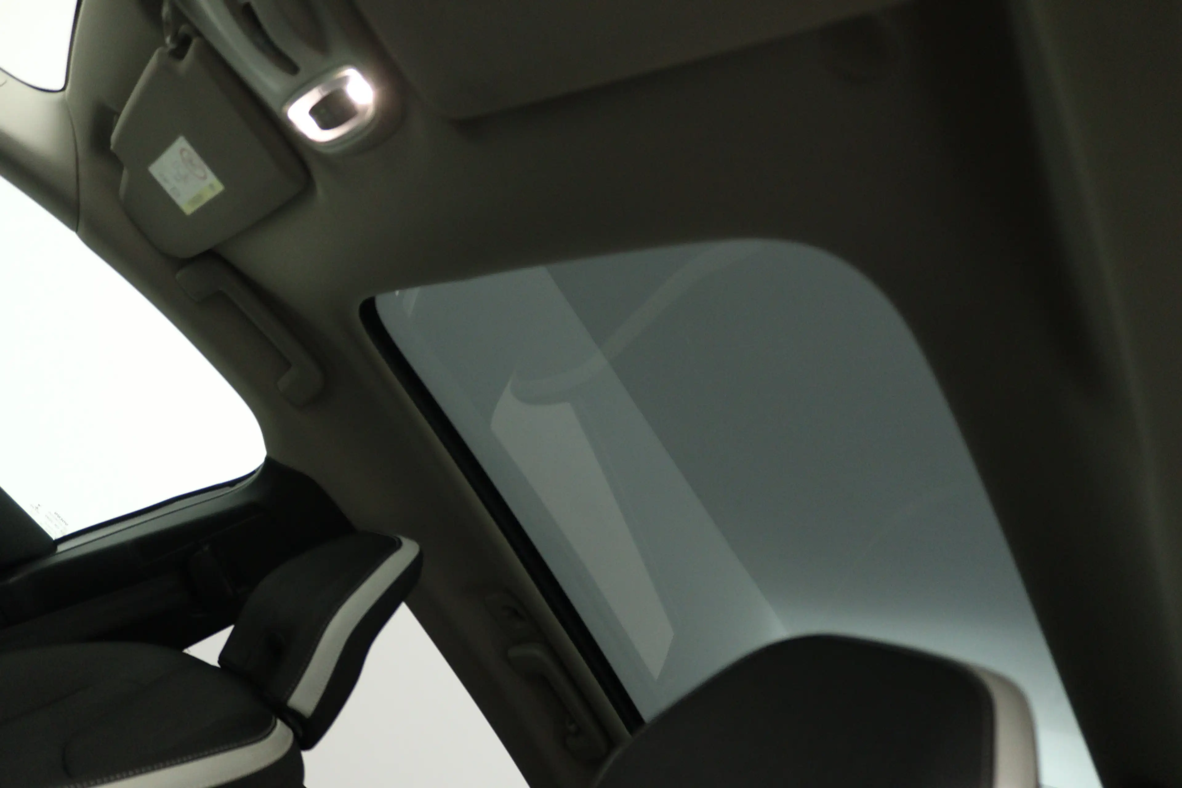 Volvo V40 Cross Country 1.5 T3 Dynamic Edition (PANORAMADAK, STOELVERWARMI — photo 24