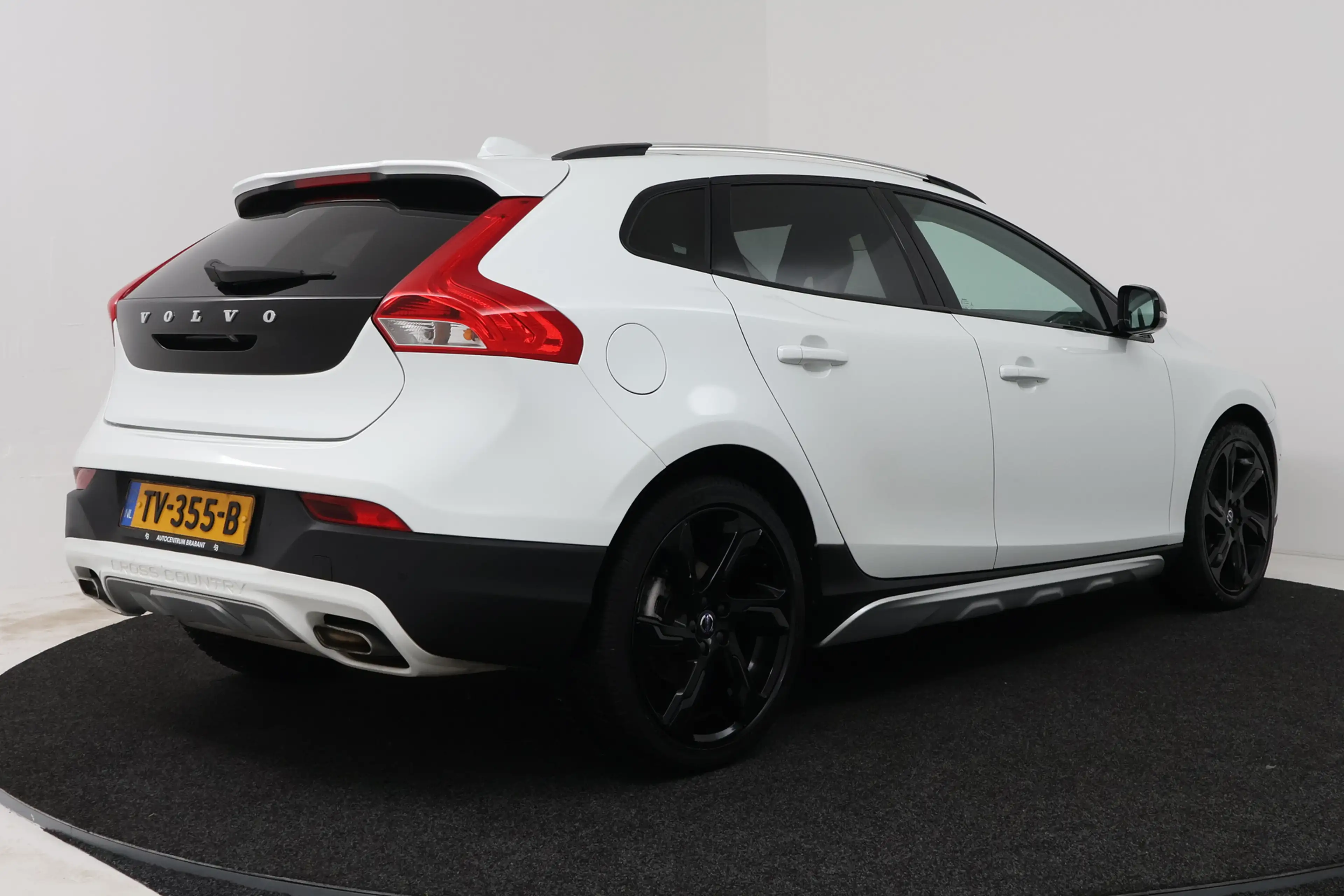Volvo V40 Cross Country 1.5 T3 Dynamic Edition (PANORAMADAK, STOELVERWARMI — photo 13