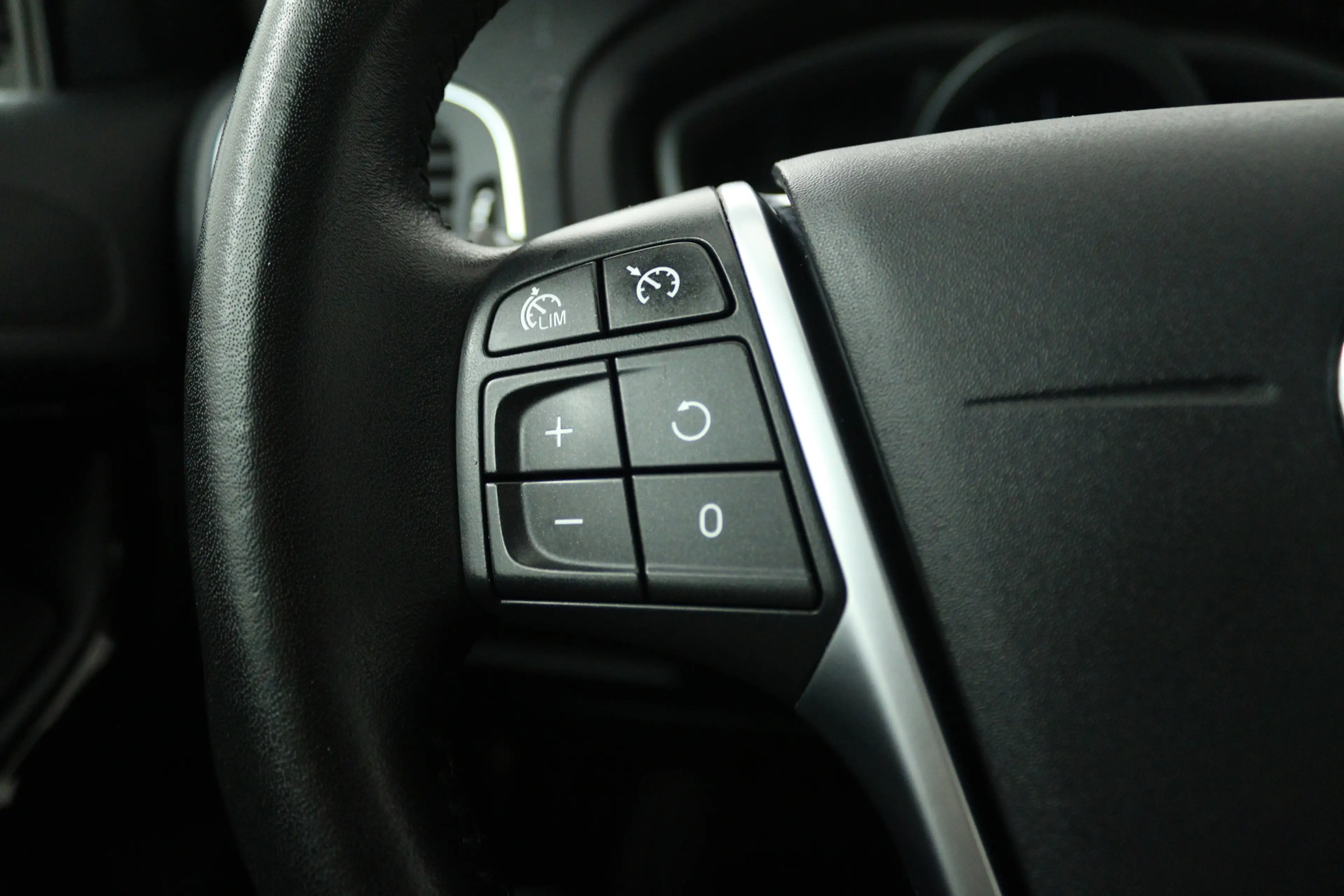 Volvo V40 Cross Country 1.5 T3 Dynamic Edition (PANORAMADAK, STOELVERWARMI — photo 11