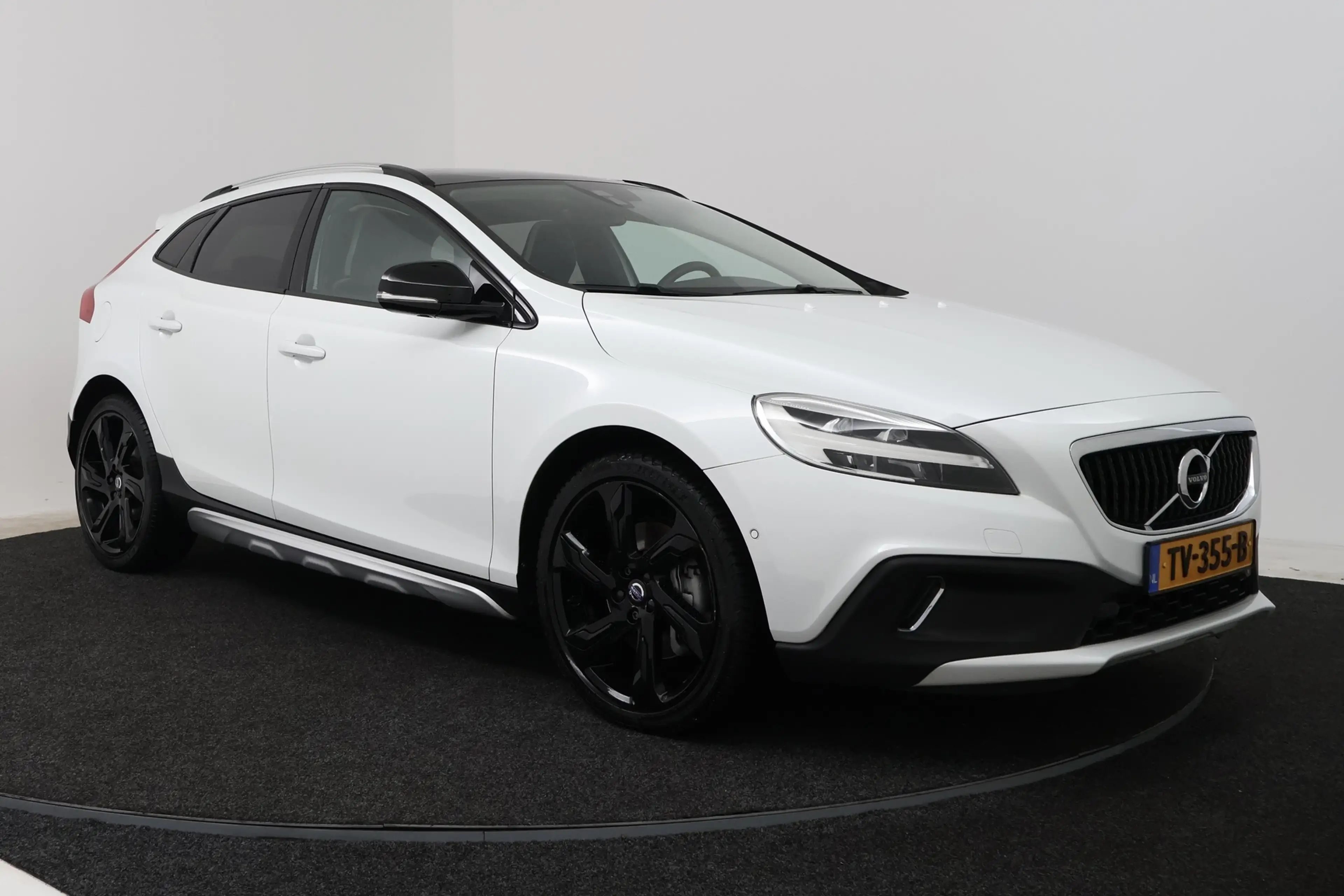 Volvo V40 Cross Country 1.5 T3 Dynamic Edition (PANORAMADAK, STOELVERWARMI — photo 20