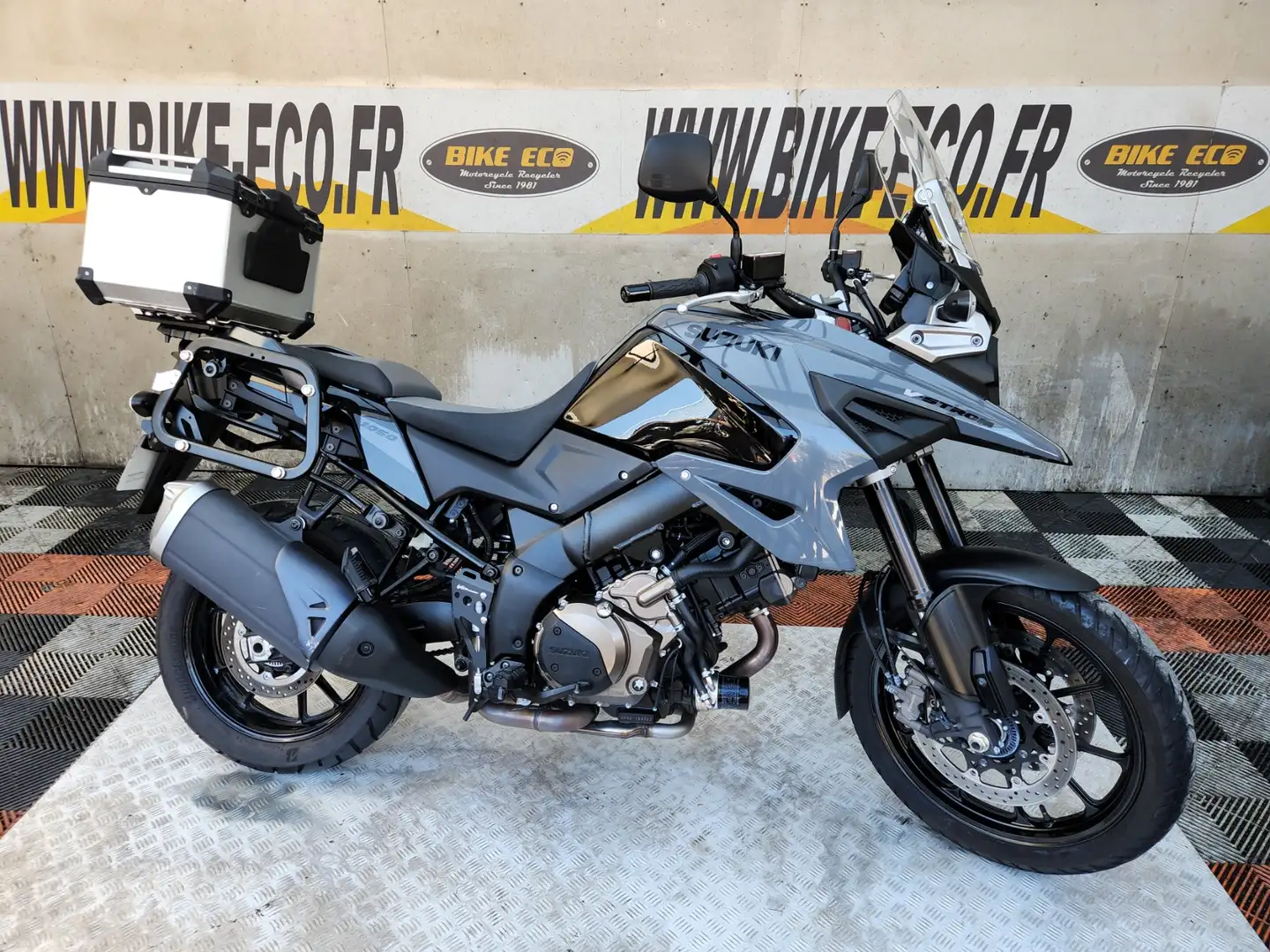 Suzuki V-Strom 1050 Noir - 1