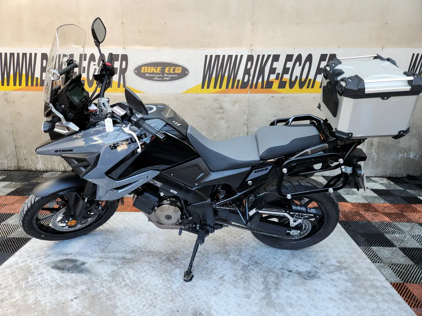Suzuki V-Strom 1050 Noir - 2