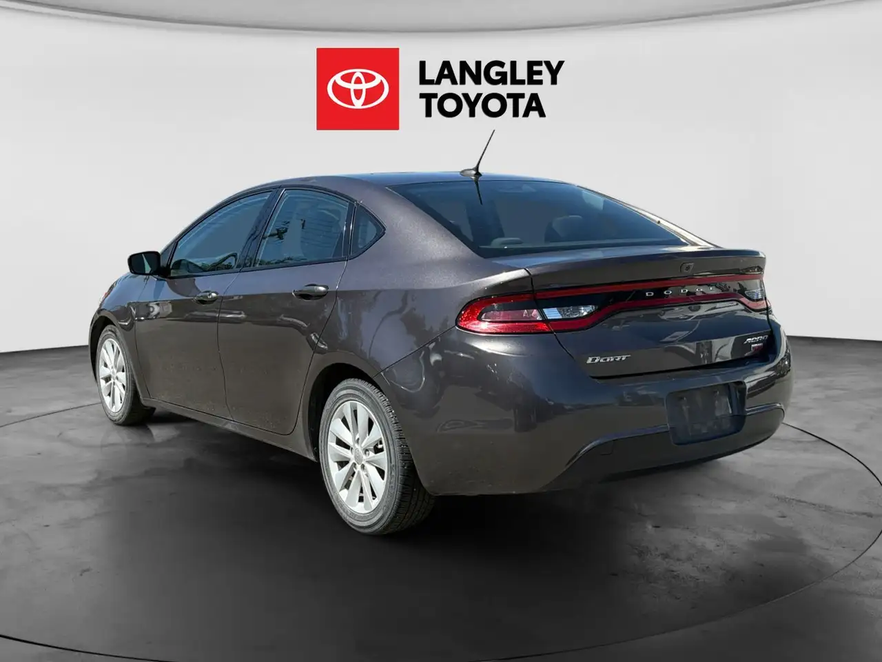 Dodge Dart снимка Dodge Dart