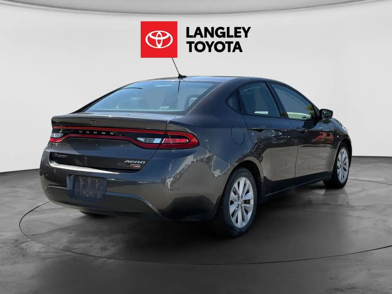 Dodge Dart снимка Dodge Dart