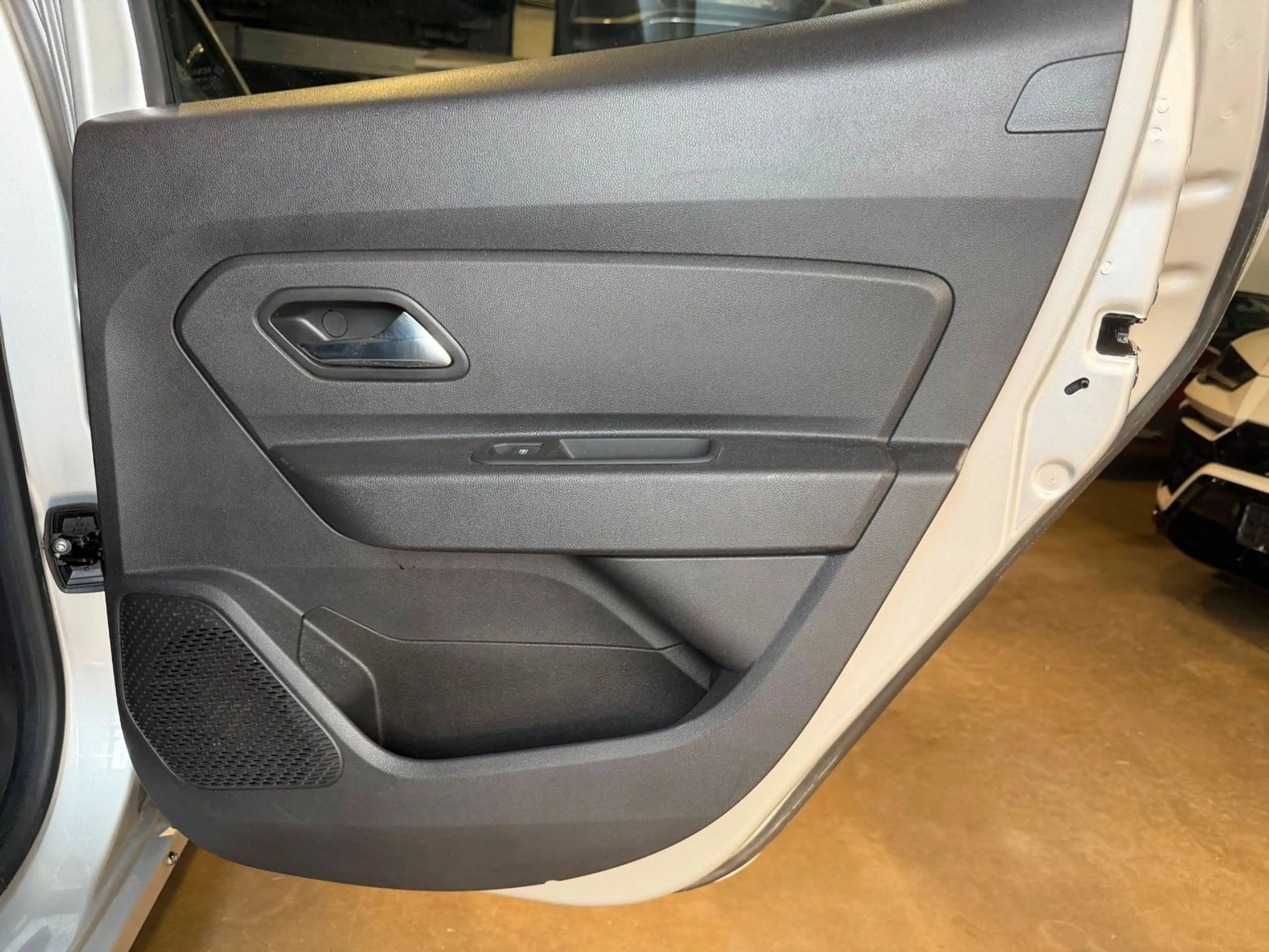 Dacia Duster II Comfort TCe 125 /KAMERA/AHK/KLIMA/ — photo 12