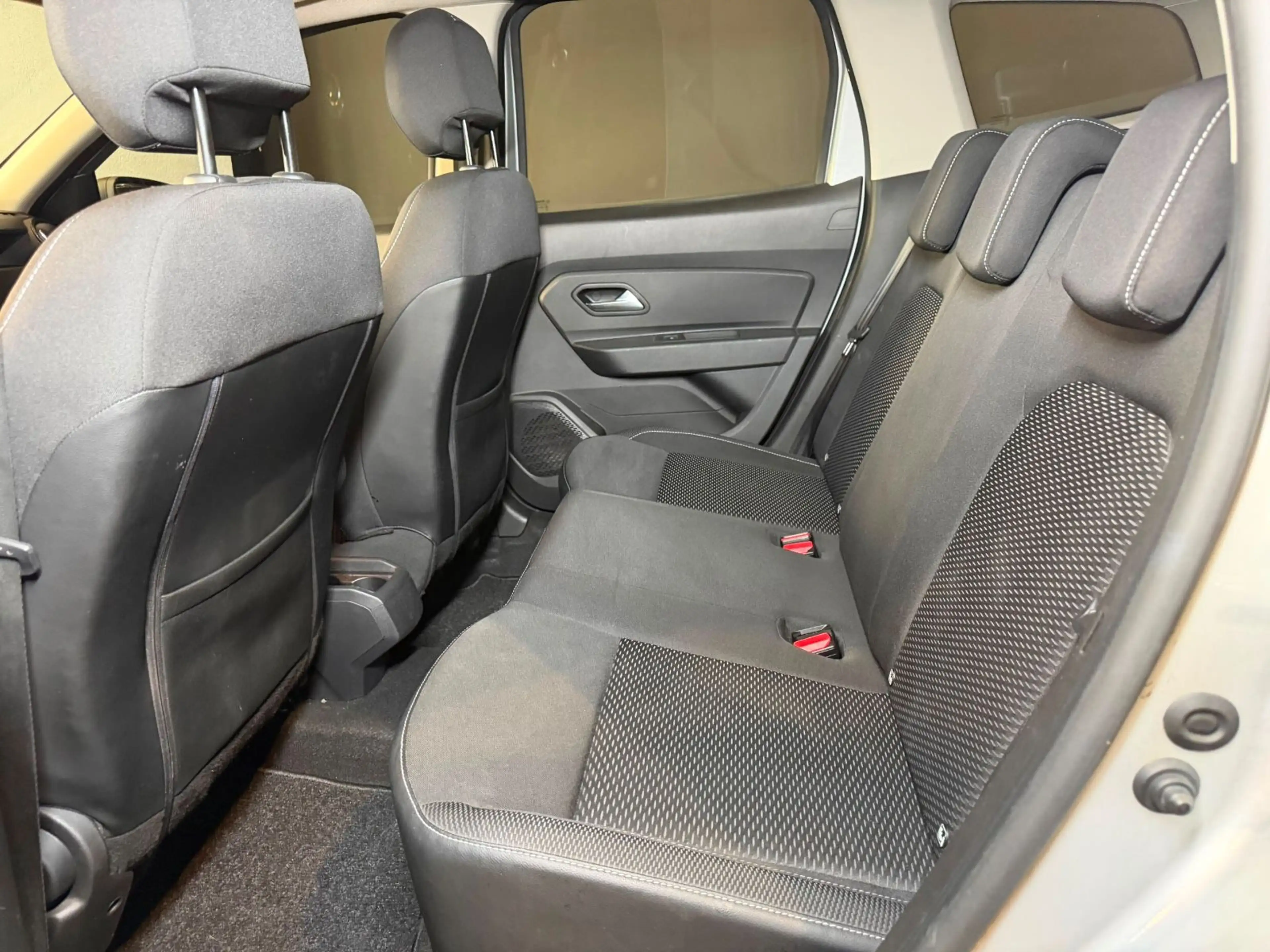 Dacia Duster II Comfort TCe 125 /KAMERA/AHK/KLIMA/ — photo 11