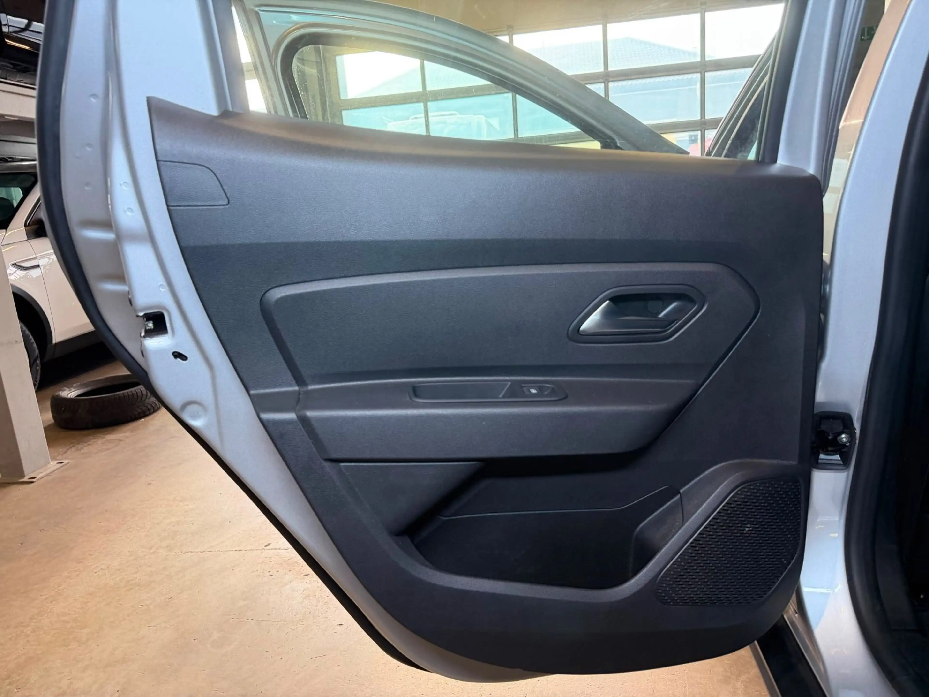 Dacia Duster II Comfort TCe 125 /KAMERA/AHK/KLIMA/ — photo 10