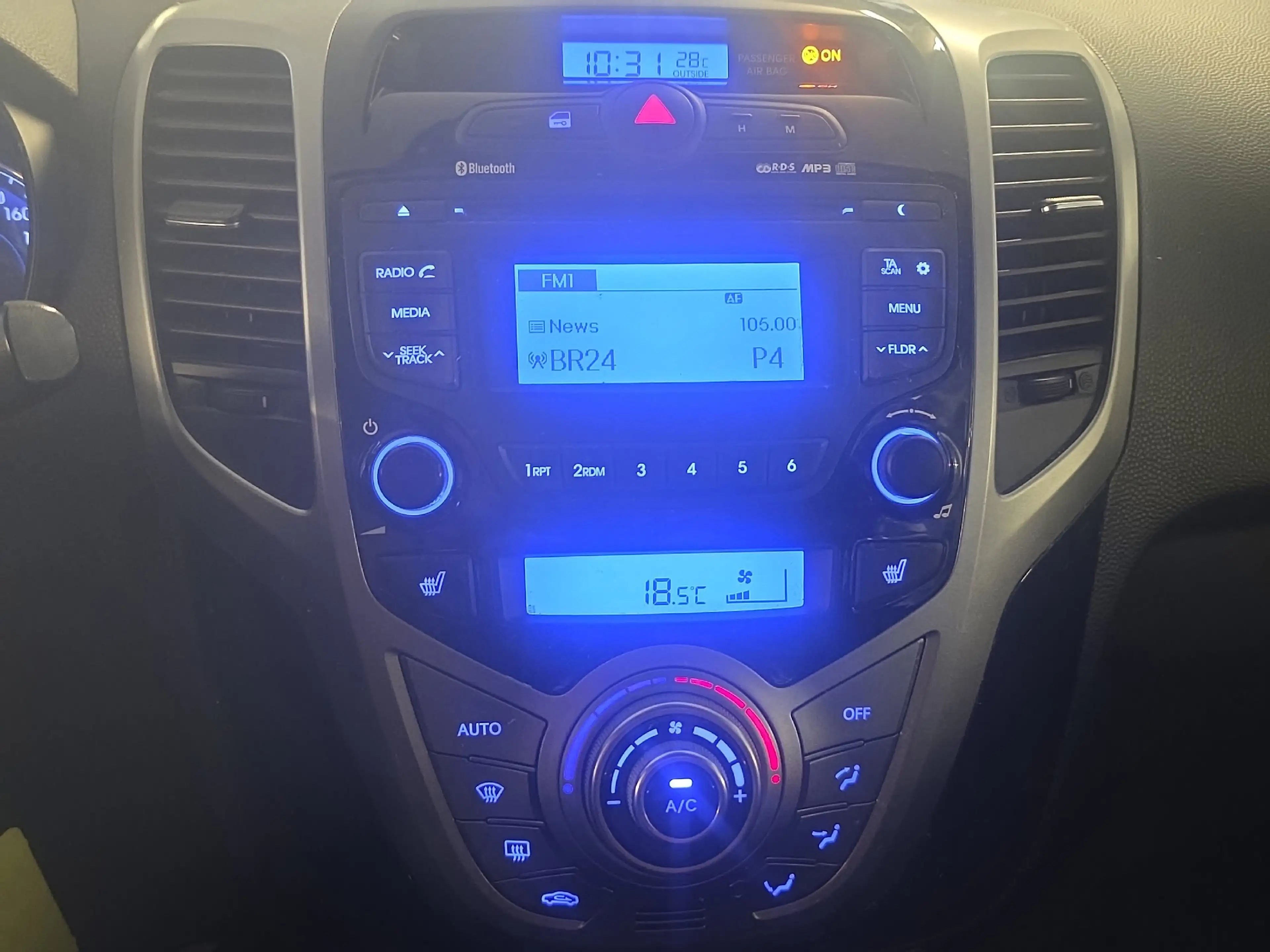 Hyundai iX20 1.6 Trend blue KLIMA*PDC*BLUETOOTH*SITZHEIZ — photo 8