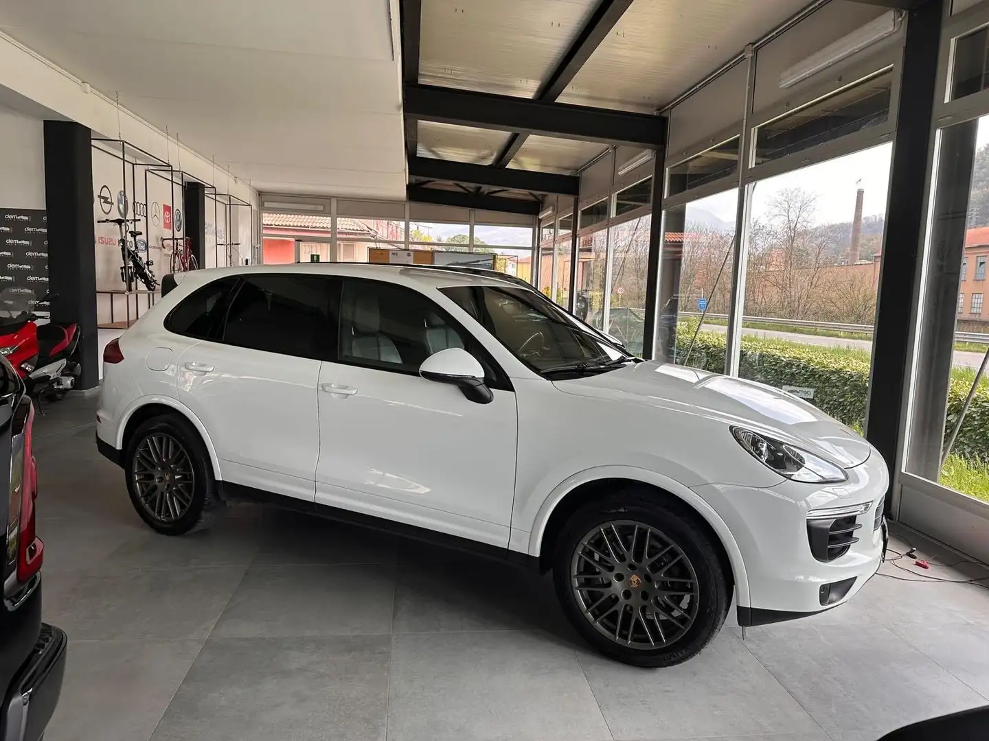 Porsche Cayenne tel 3498535420 Cayenne 3.0 Platinum tiptronic Blanc - 1