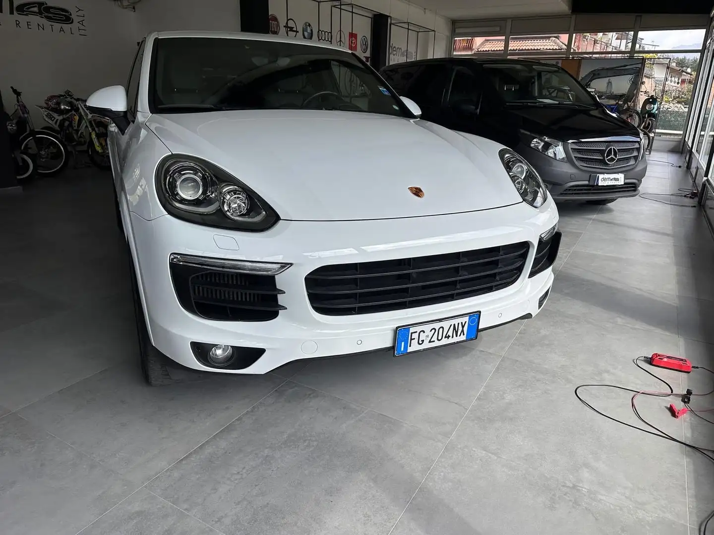 Porsche Cayenne tel 3498535420 Cayenne 3.0 Platinum tiptronic Blanc - 2
