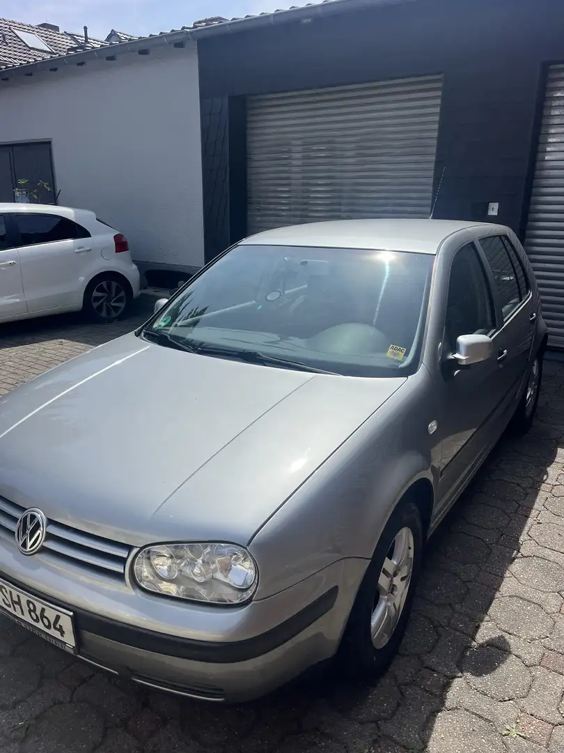 Volkswagen Golf 1.6 Special Grau - 1