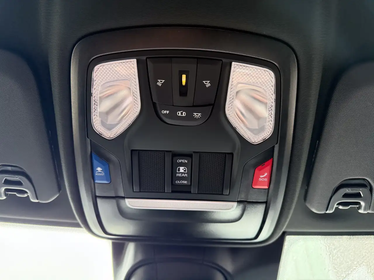 RAM 2500 снимка RAM 2500