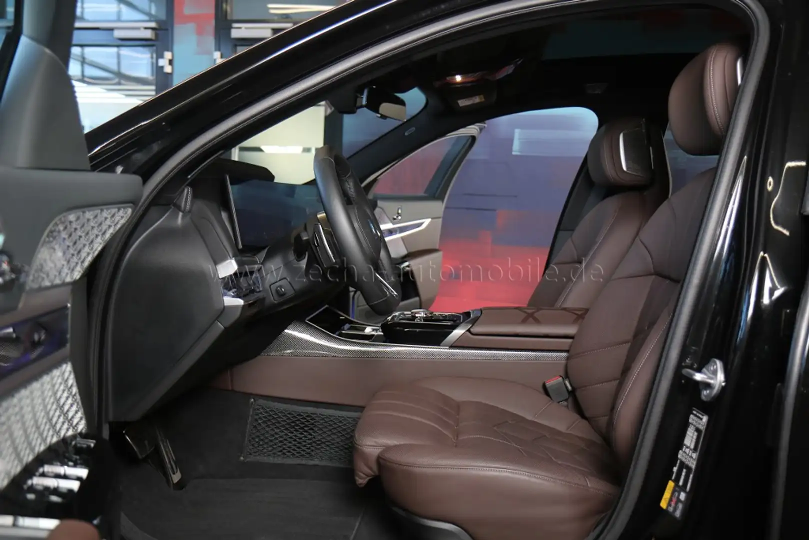 BMW 750 e xDr.M-Sportp.Panod.SKY.Sitzbel.B&W Massage Schwarz - 2