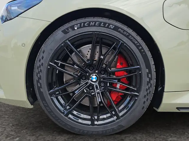 BMW M5 view 7