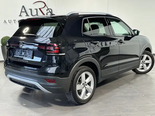 Volkswagen T-Cross view 4