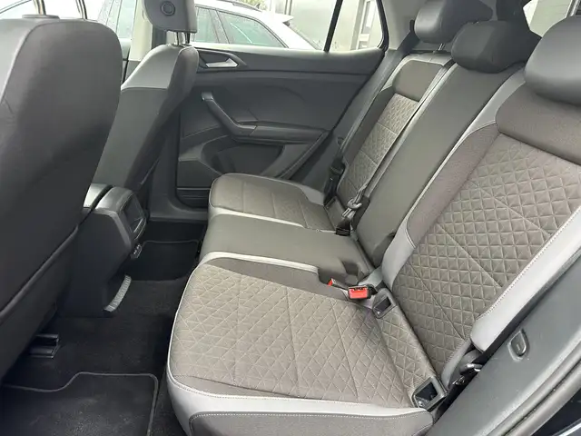 Volkswagen T-Cross view 9