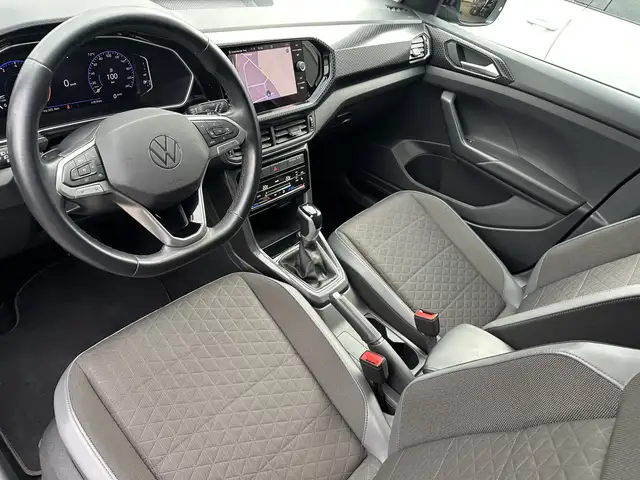 Volkswagen T-Cross view 7