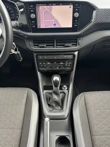 Volkswagen T-Cross view 11