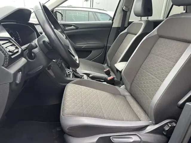 Volkswagen T-Cross view 8