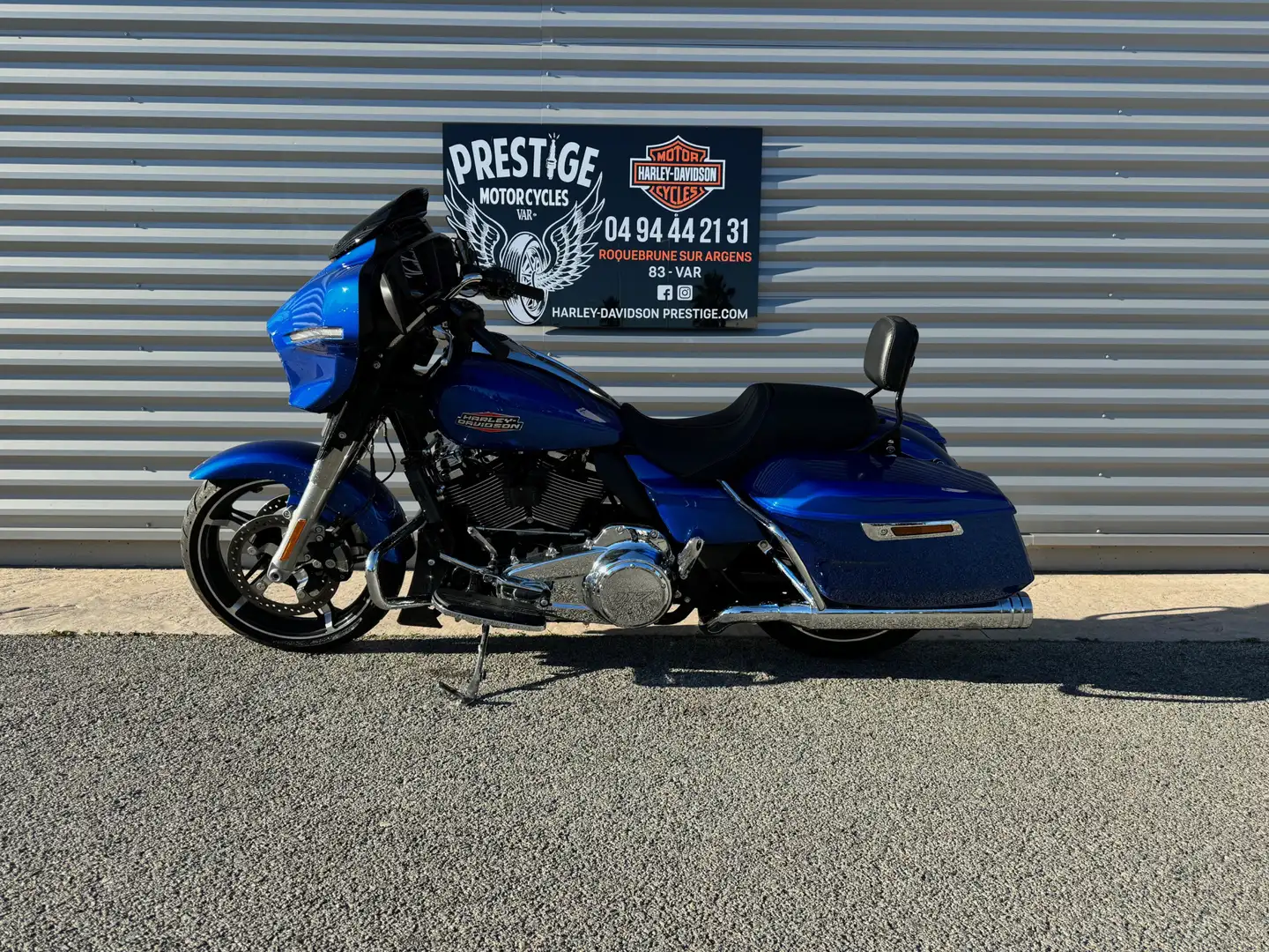 Harley-Davidson Street Glide Blau - 1