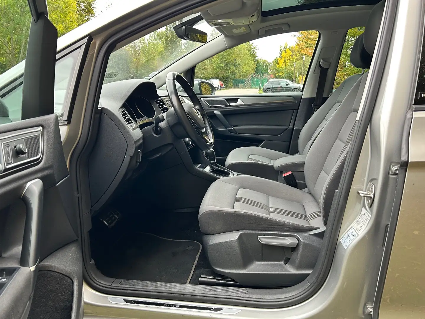 Volkswagen Golf Sportsvan Golf Sportsvan 1.4 TSI 125 BMT DSG7 Confortline Gris - 2