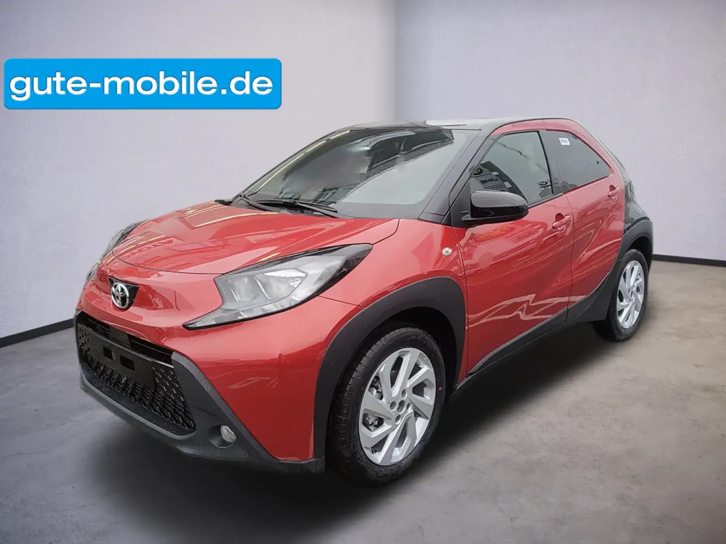 Toyota Aygo 5-Türer Pulse 1,0-l-VVT-i 5-Gang-Schaltgetriebe Rot - 1