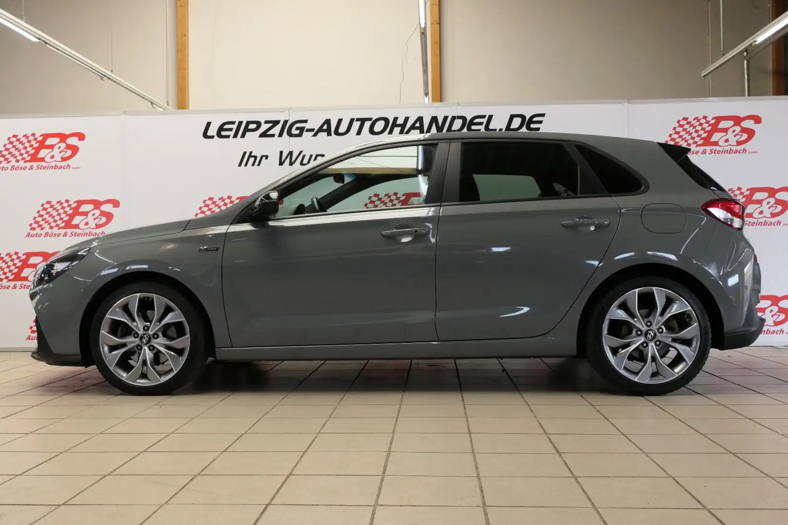 Hyundai i30 N Line*LED*SHZ*PDC*NAV*KAM* Grau - 2