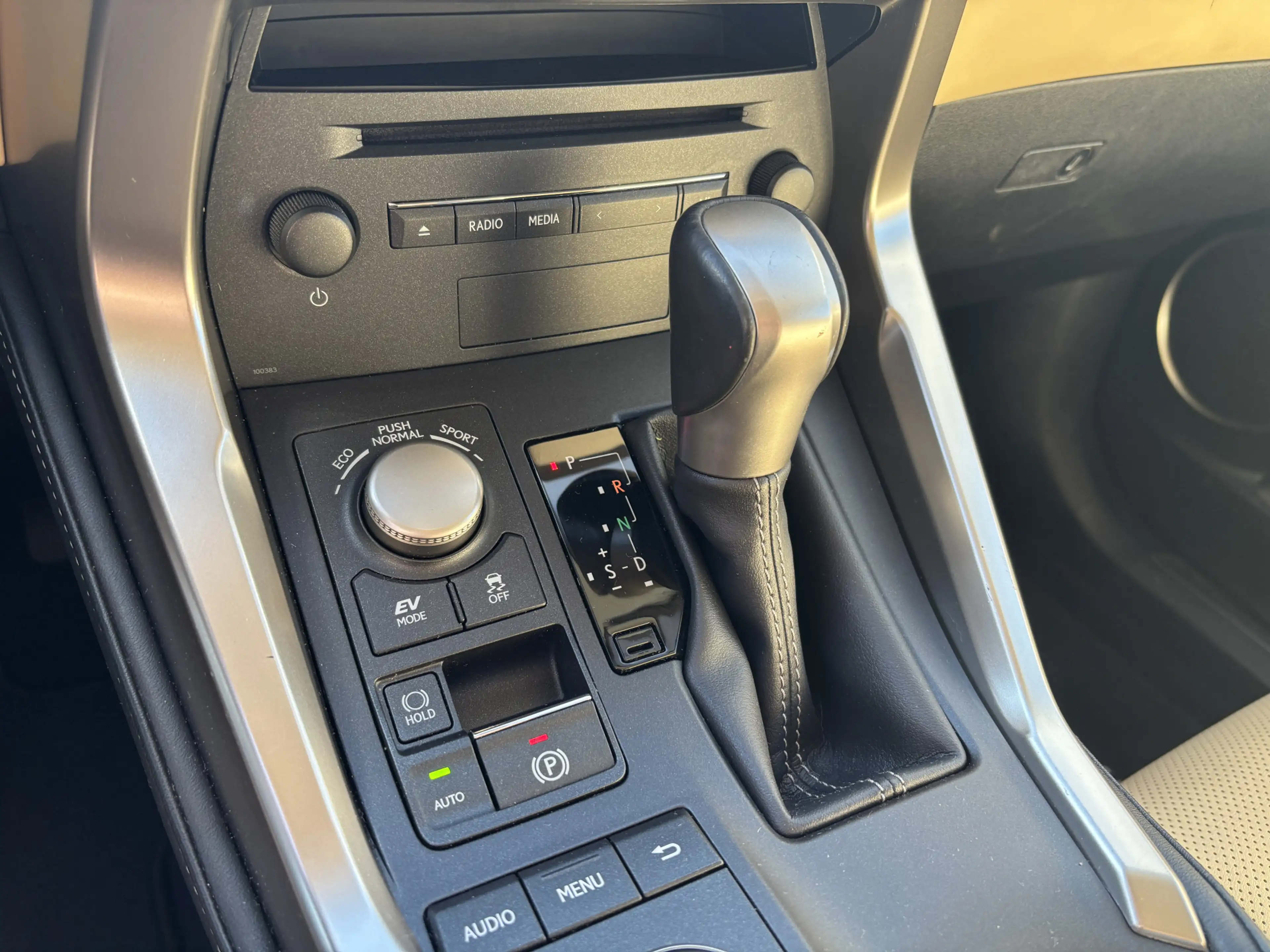 Lexus NX 300 Hybrid AWD Luxury Line Automaat Trekhaak / Camera — photo 6