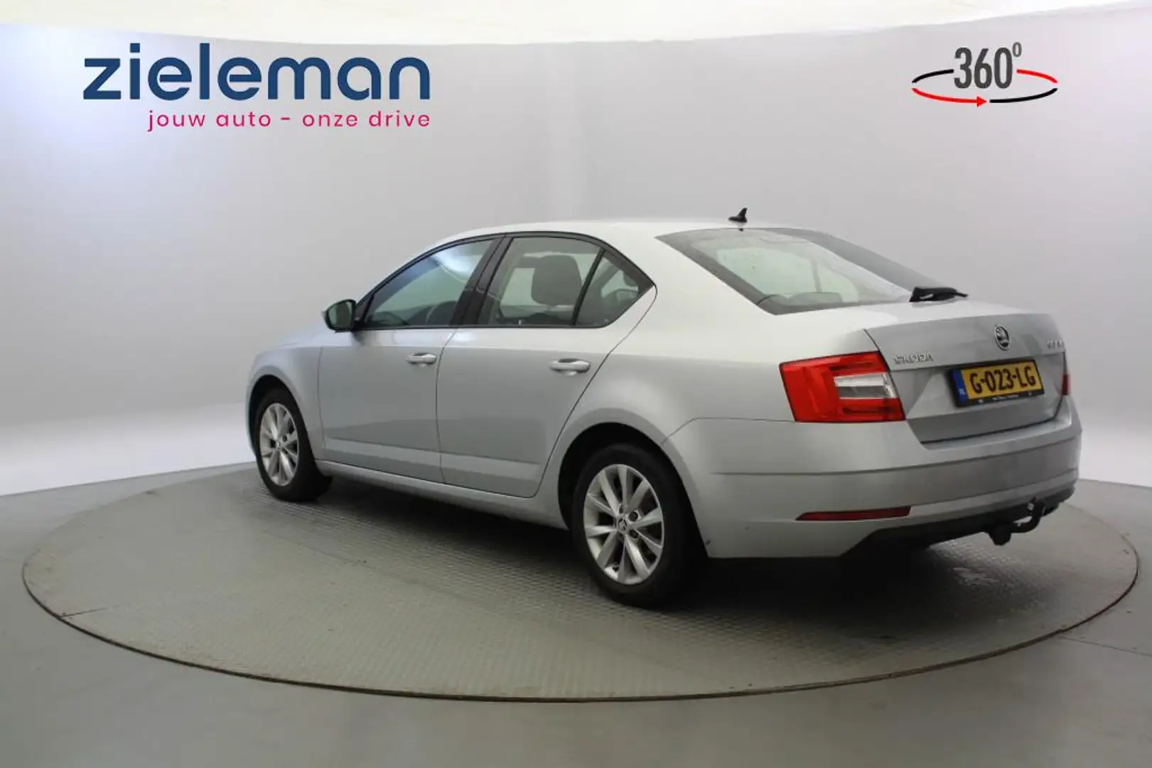 Skoda Octavia Sedan 1.0 TSI Greentech Business Edition - Carplay Gris - 2