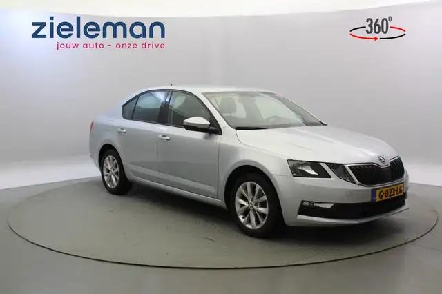 Skoda Octavia Sedan 1.0 TSI Greentech Business Edition - Carplay