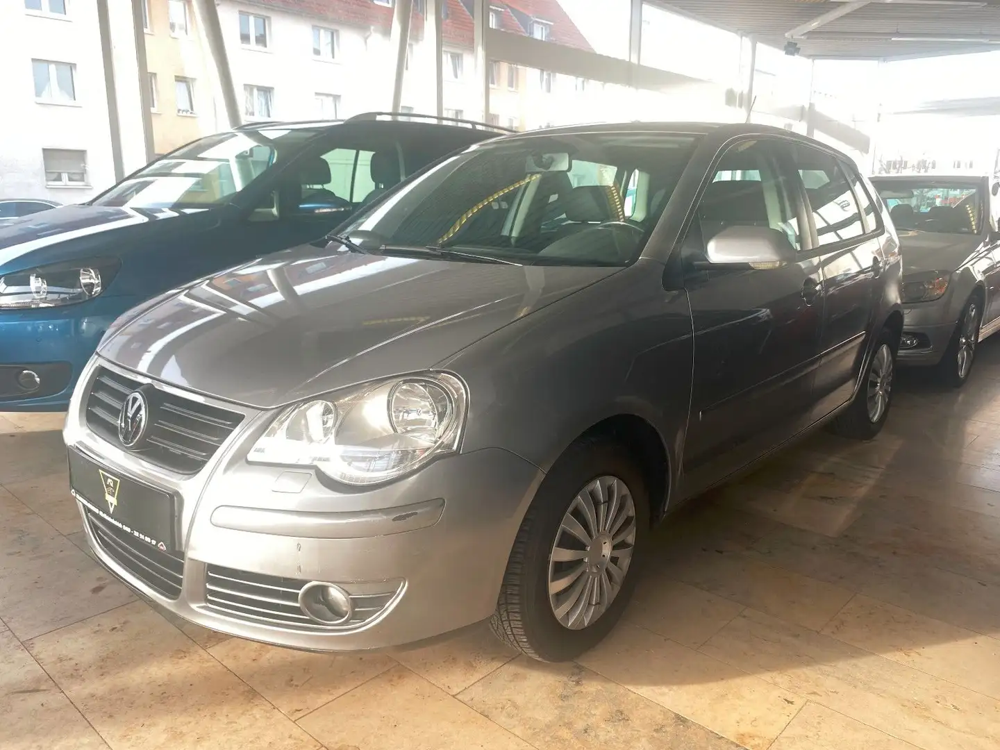 Volkswagen Polo IV Tour/1. Hd./67TKM/Klima/PDC/SHZ/ Grau - 1