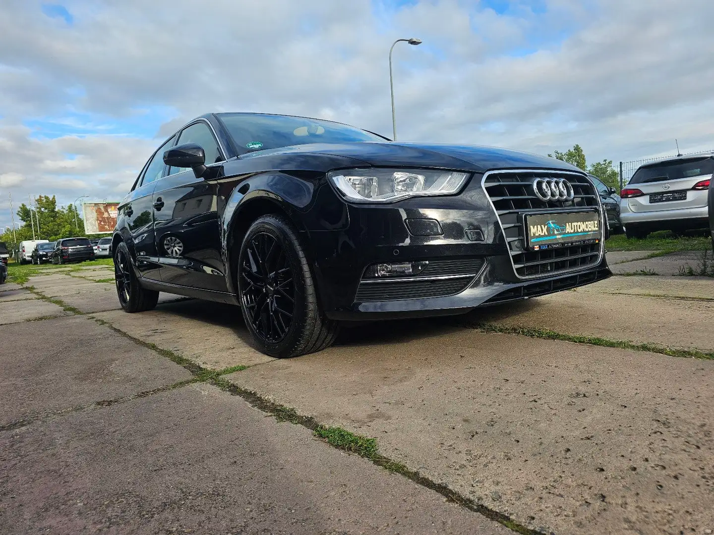 Audi A3 Sportback ambiente Schwarz - 1