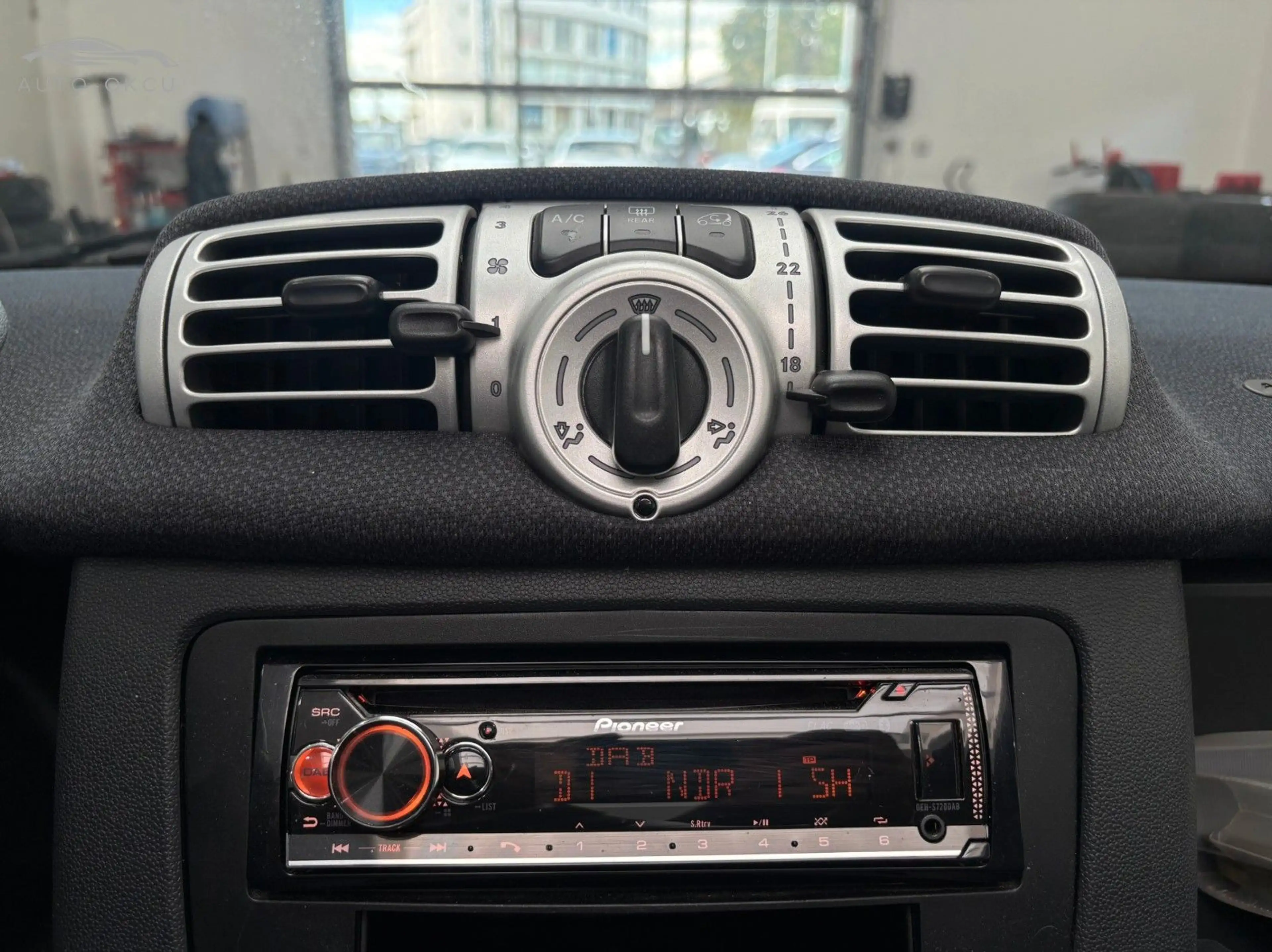 smart forTwo Cabrio 52 KW MHD/STZH/AUTOMATIK/KLIMA — photo 11