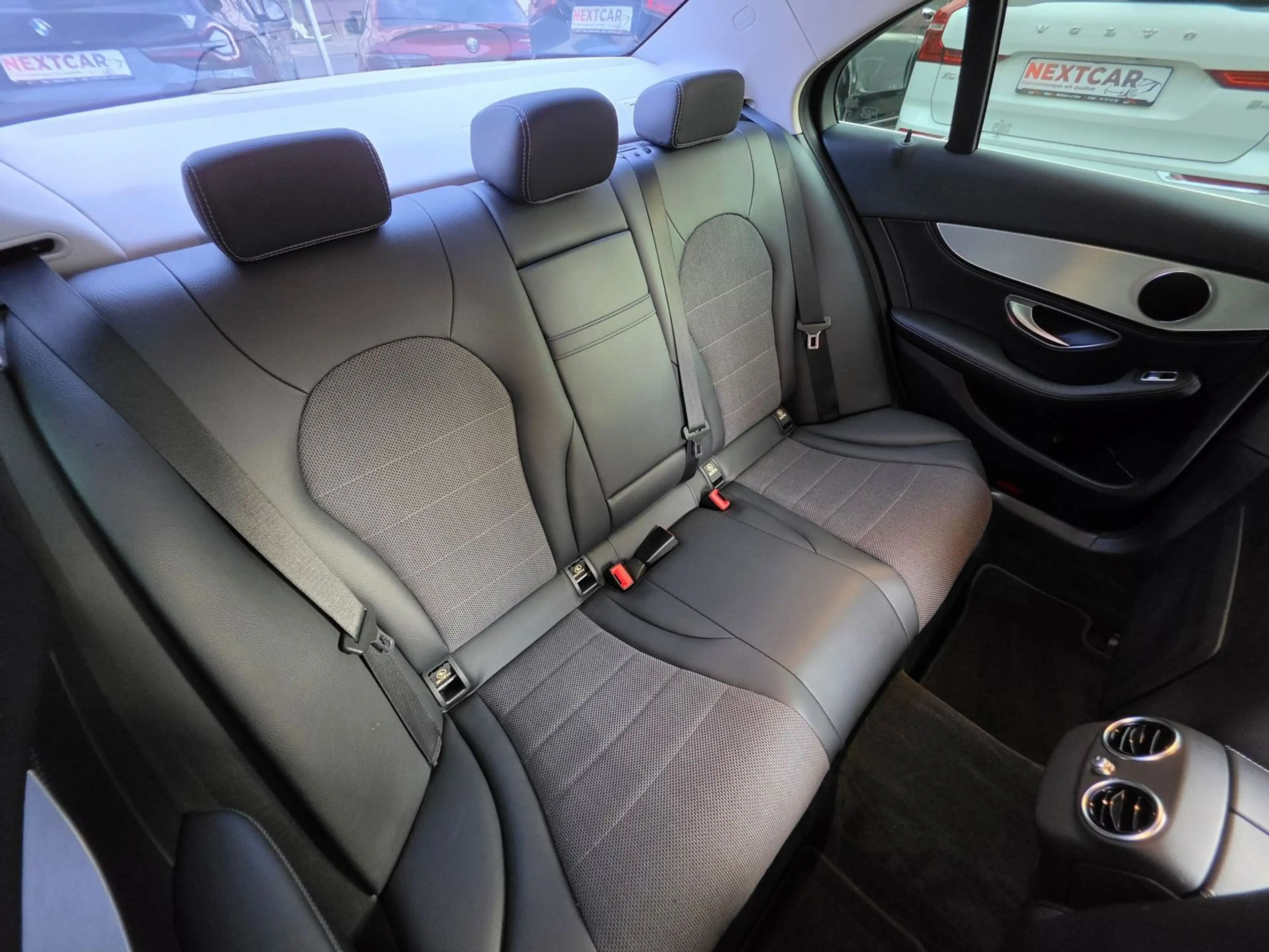 Mercedes-Benz C 180 Avantgarde|Leder|Navi|PDC|SHZ|Limousine — photo 12