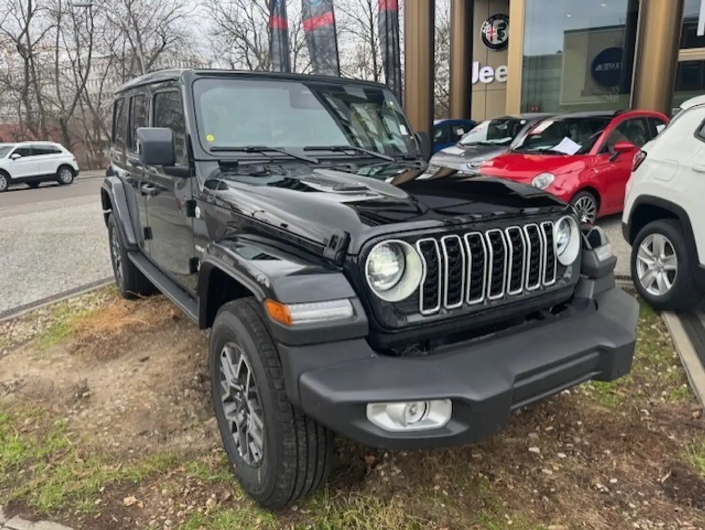 Jeep Wrangler MY24 Sahara 2.0l T-GDI 272PS 4x4 AT8 Schwarz - 2