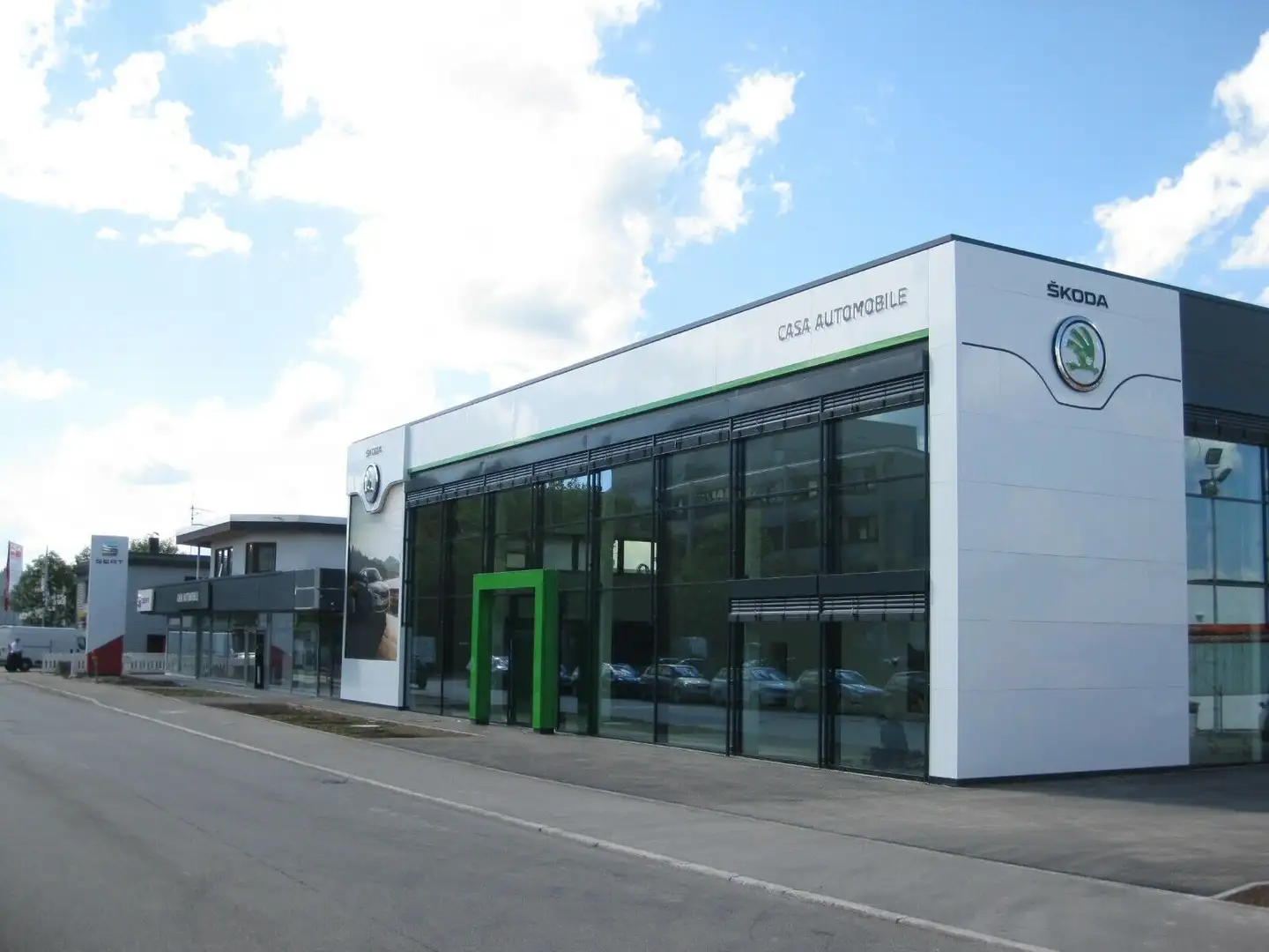 Skoda Fabia Tour 1.0 MPI Klimaauto SHZ PDC Weiß - 1