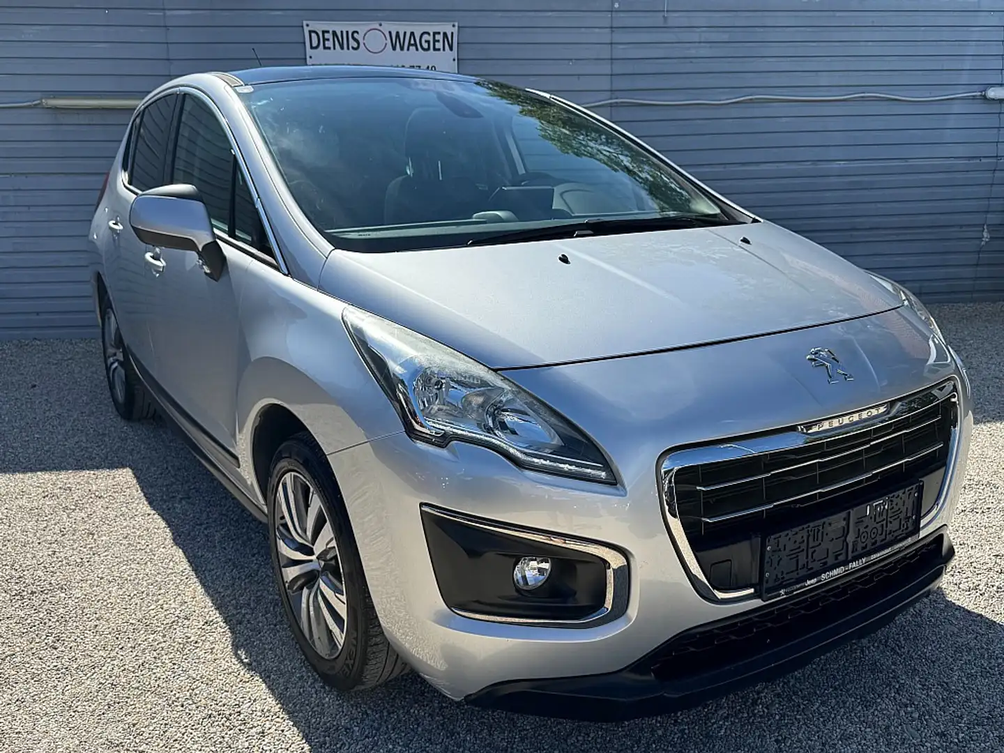 Peugeot 3008 1,6 HDi 115 FAP Professional Line 1.Besitz Stříbrná - 1