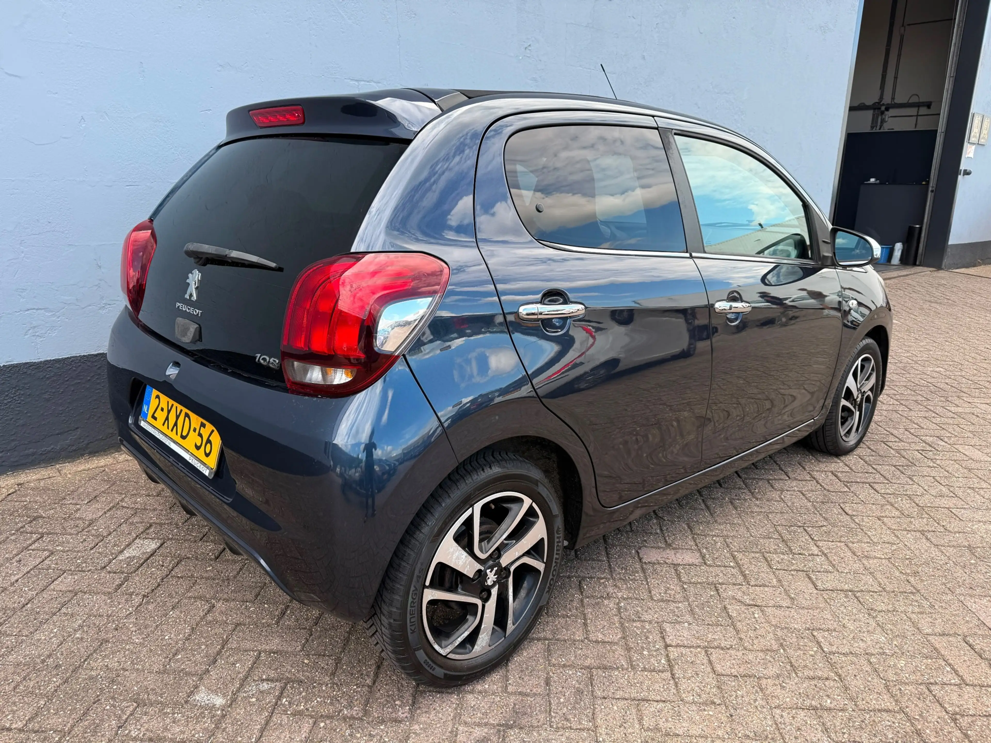 Peugeot 108 1.0 e-VTi Première Top - Climate — photo 6