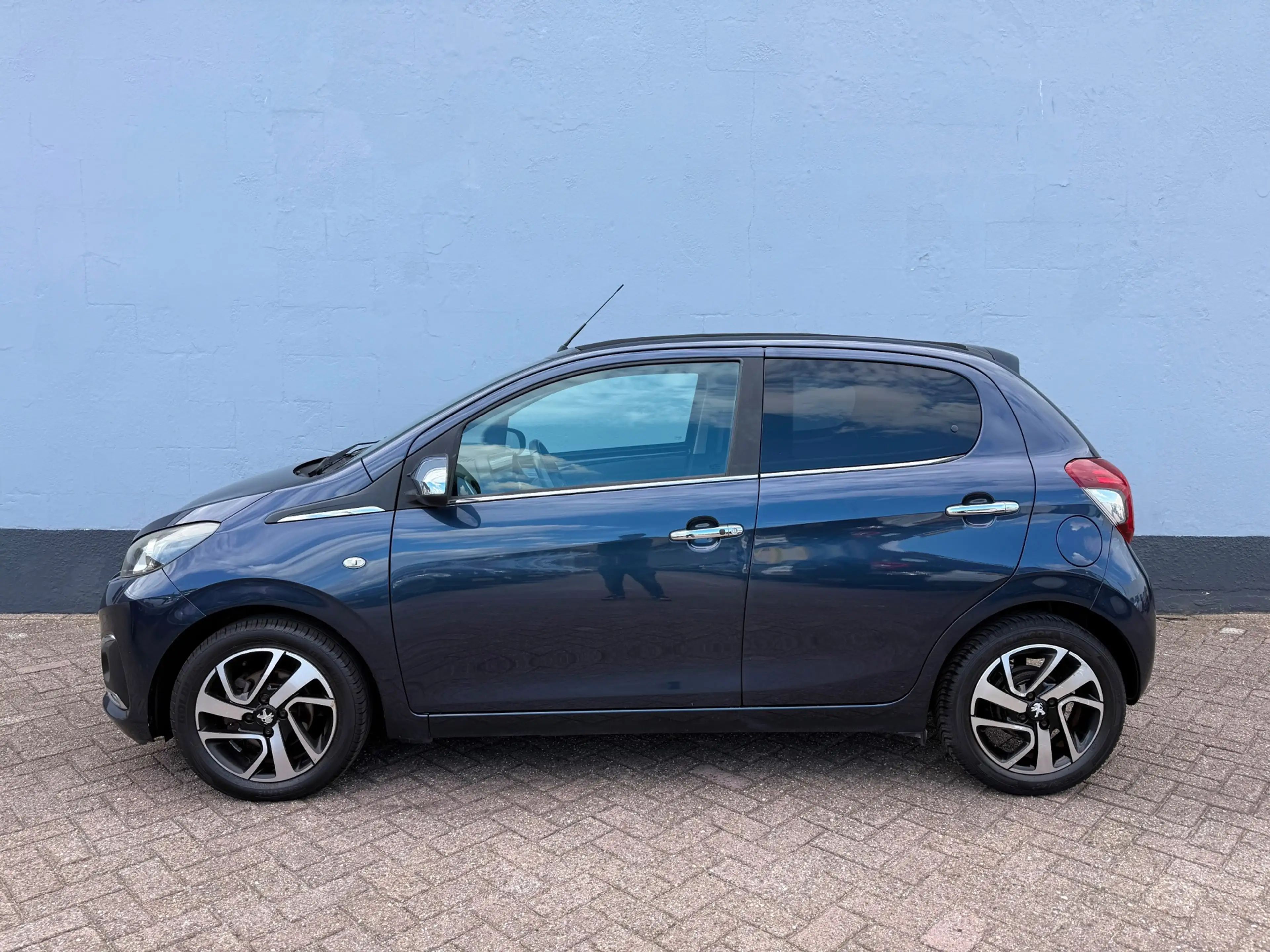 Peugeot 108 1.0 e-VTi Première Top - Climate — photo 2