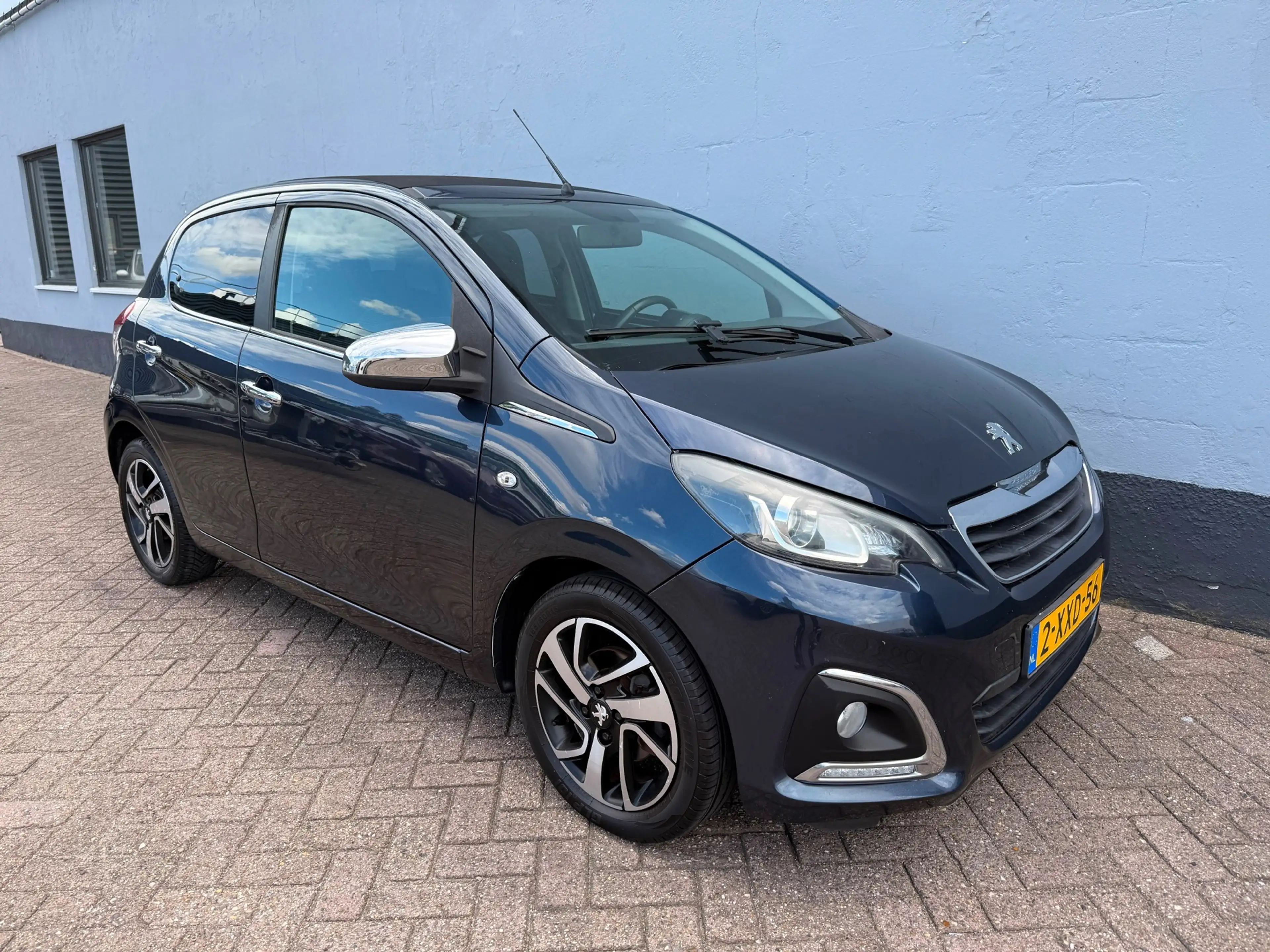 Peugeot 108 1.0 e-VTi Première Top - Climate — photo 4