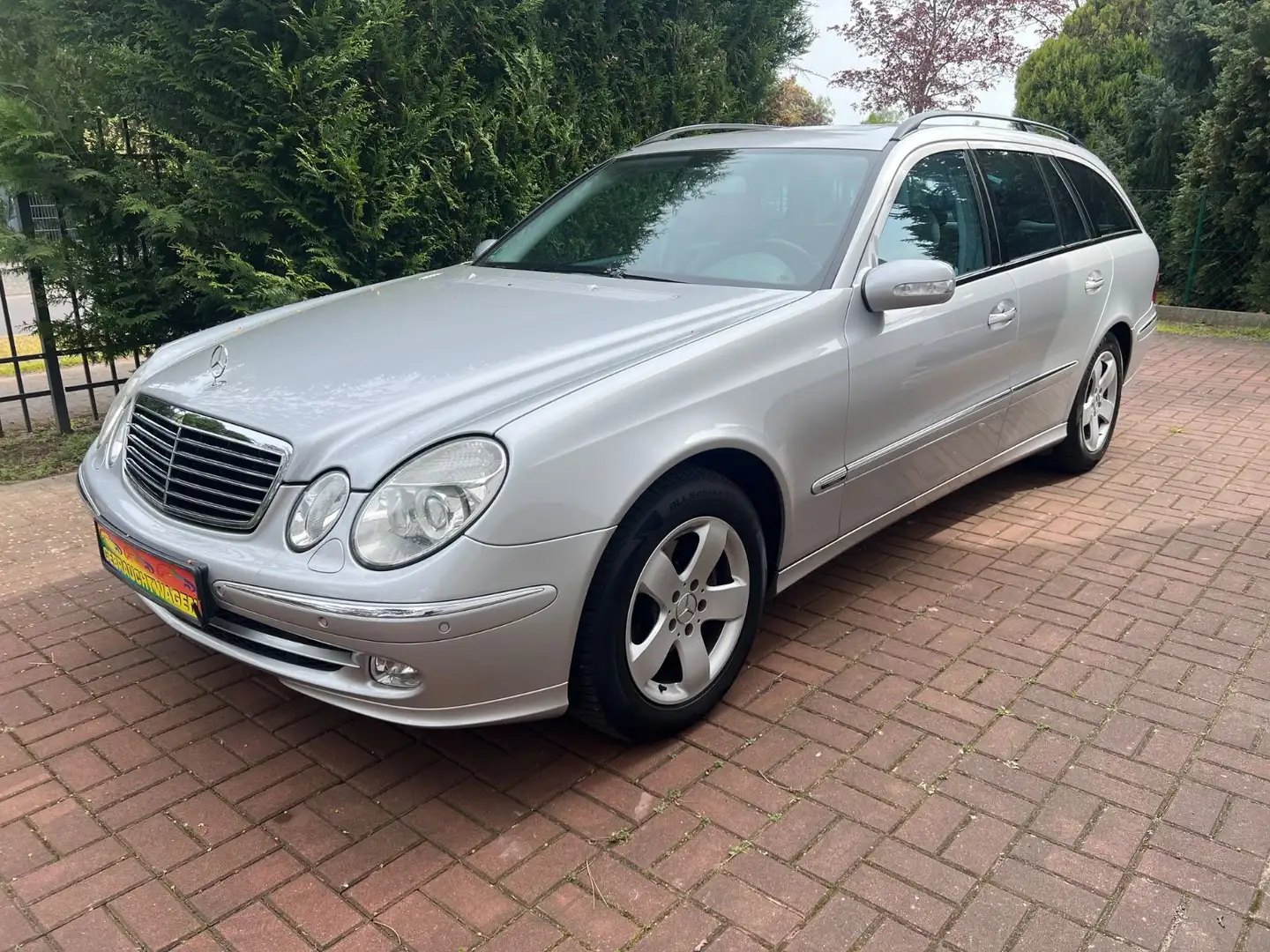 Mercedes-Benz E 200 T Kompressor Avantgarde Argent - 1
