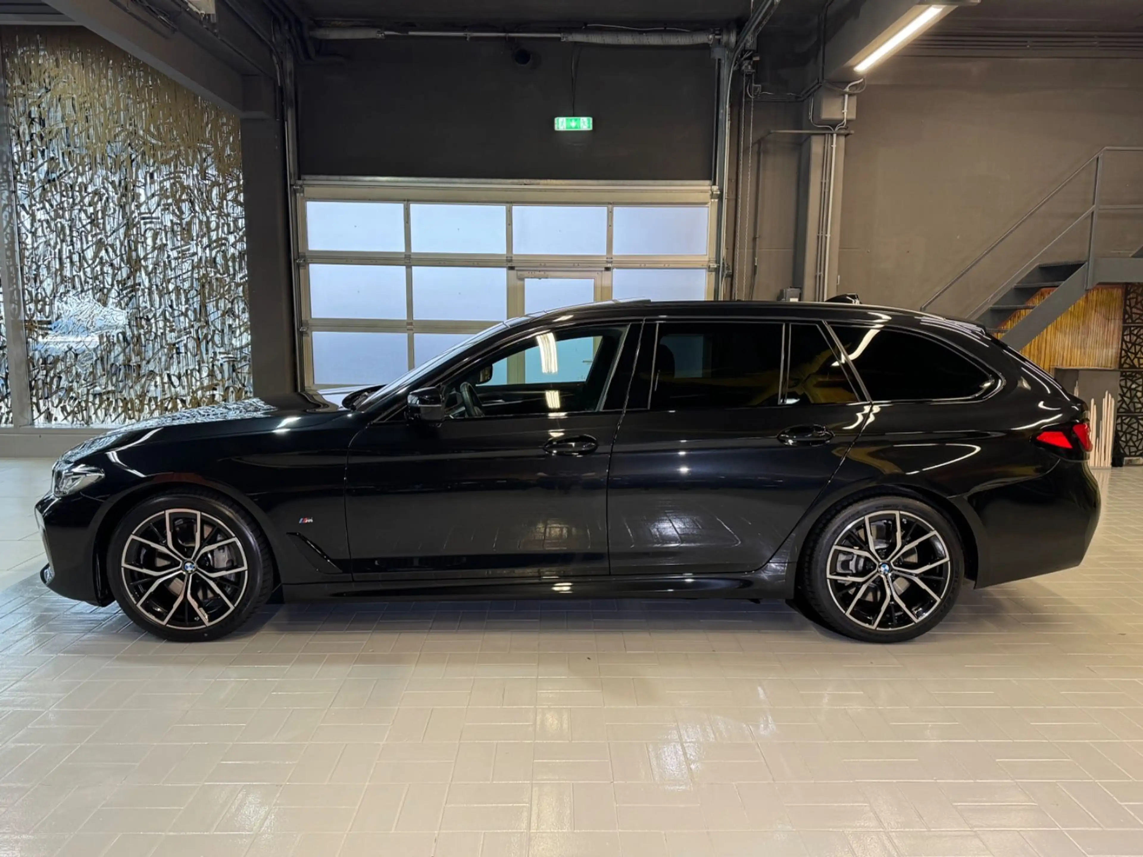 BMW 540 i xDrive M Sport~HUD~LASER~HARMAN&KARDON~AHK — photo 4