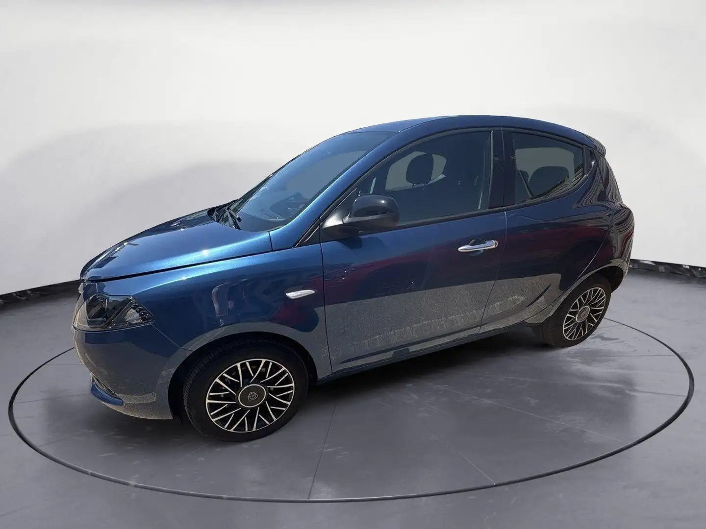 Lancia Ypsilon LANCIA MY24 1,0 FIREFLY PLATINO 70 CV HYBRID STAR Bleu - 2