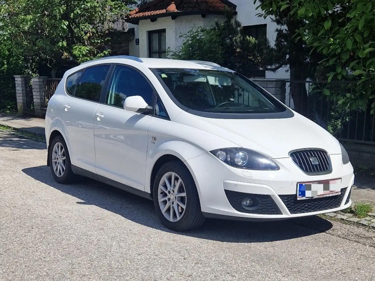 SEAT Altea XL 1,2 TSI Белый - 1